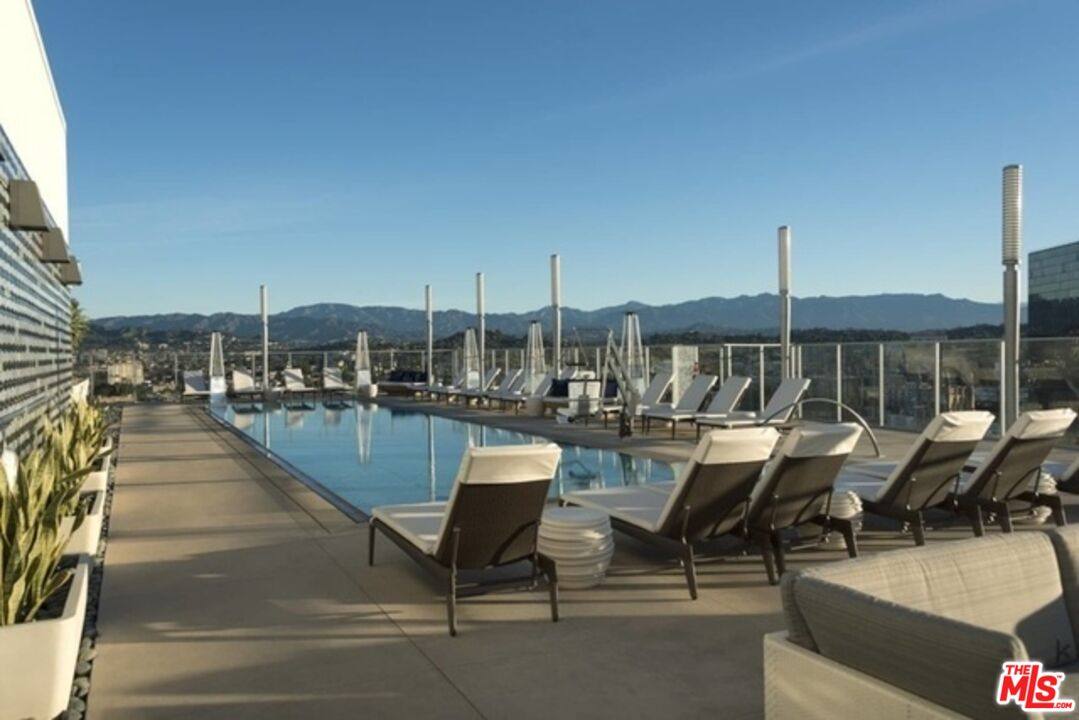 Apartment for rent at 3033 Wilshire Blvd #802, Los Angeles, CA 90020