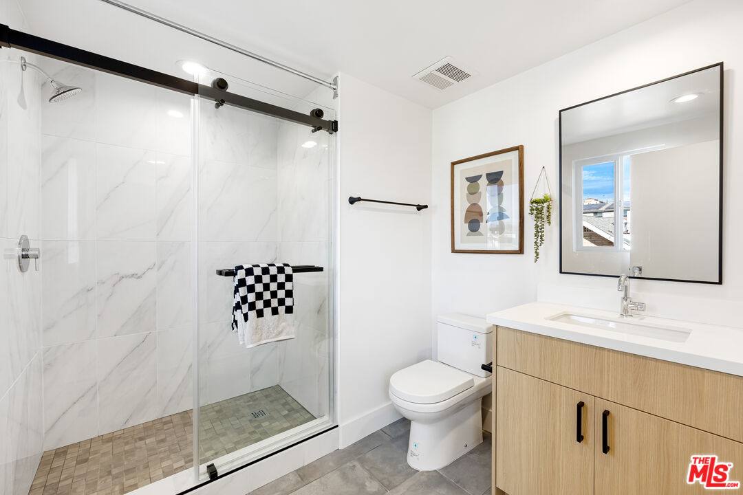 Townhouse for rent at 222 N Coronado St #222, Los Angeles, CA 90026