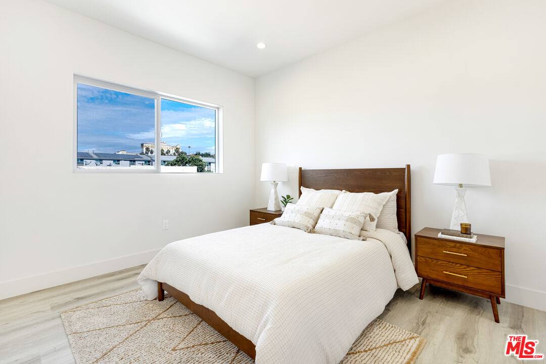 Townhouse for rent at 222 N Coronado St #222, Los Angeles, CA 90026