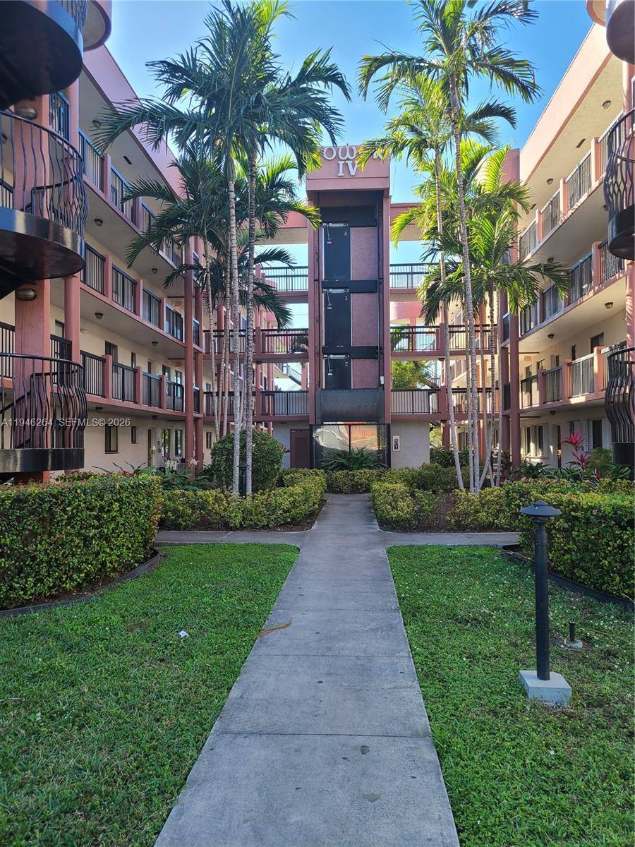 Apartment for rent at 5440 W 21st Ave #302, Hialeah, FL 33016