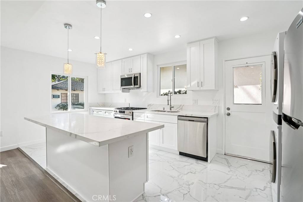 Apartment for rent at 1474 Allen Ave, Pasadena, CA 91104