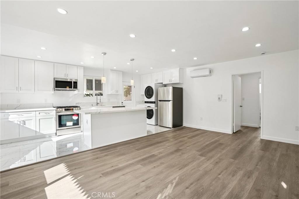 Apartment for rent at 1474 Allen Ave, Pasadena, CA 91104