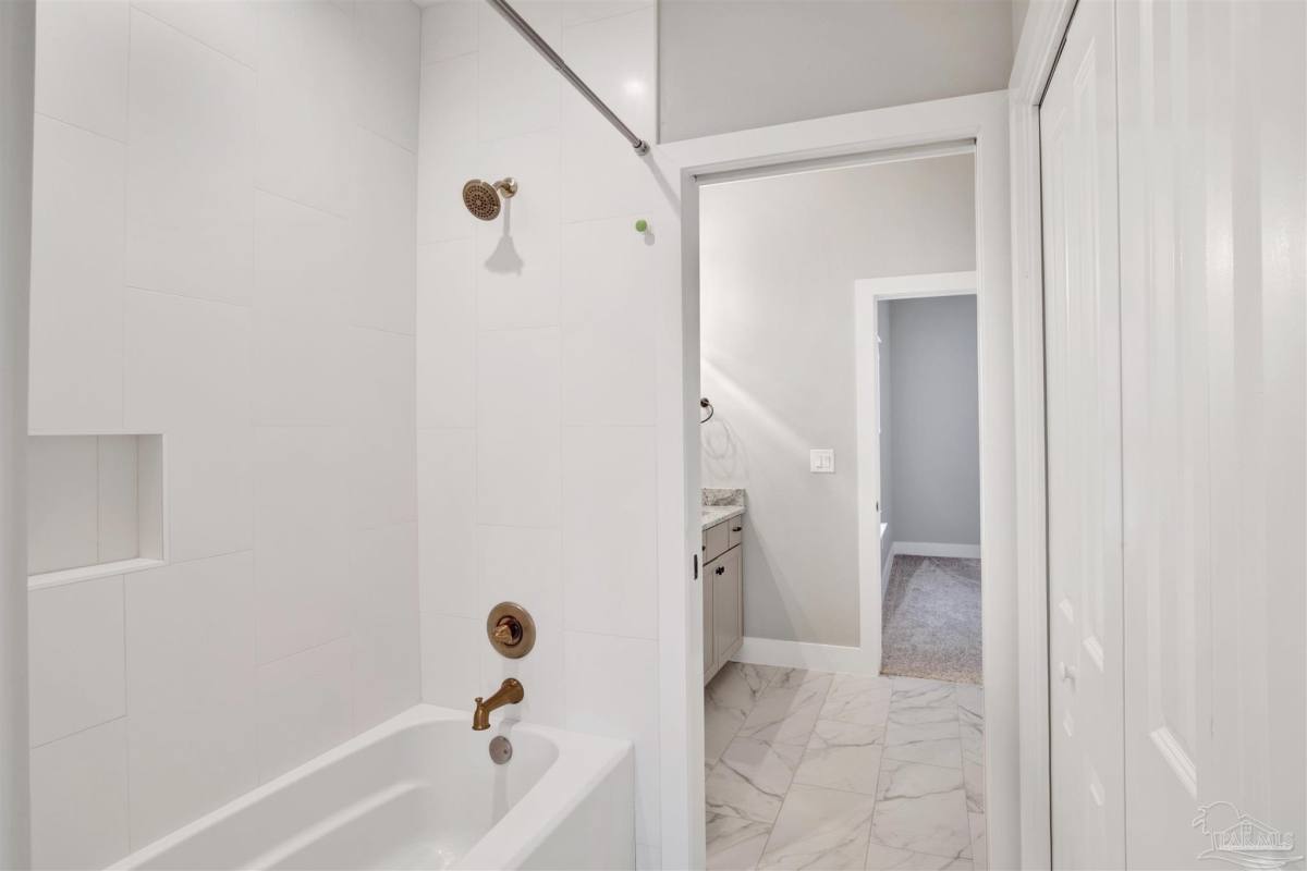 Apartment for rent at 4320 Quiet Court, Gulf Breeze, FL 32563