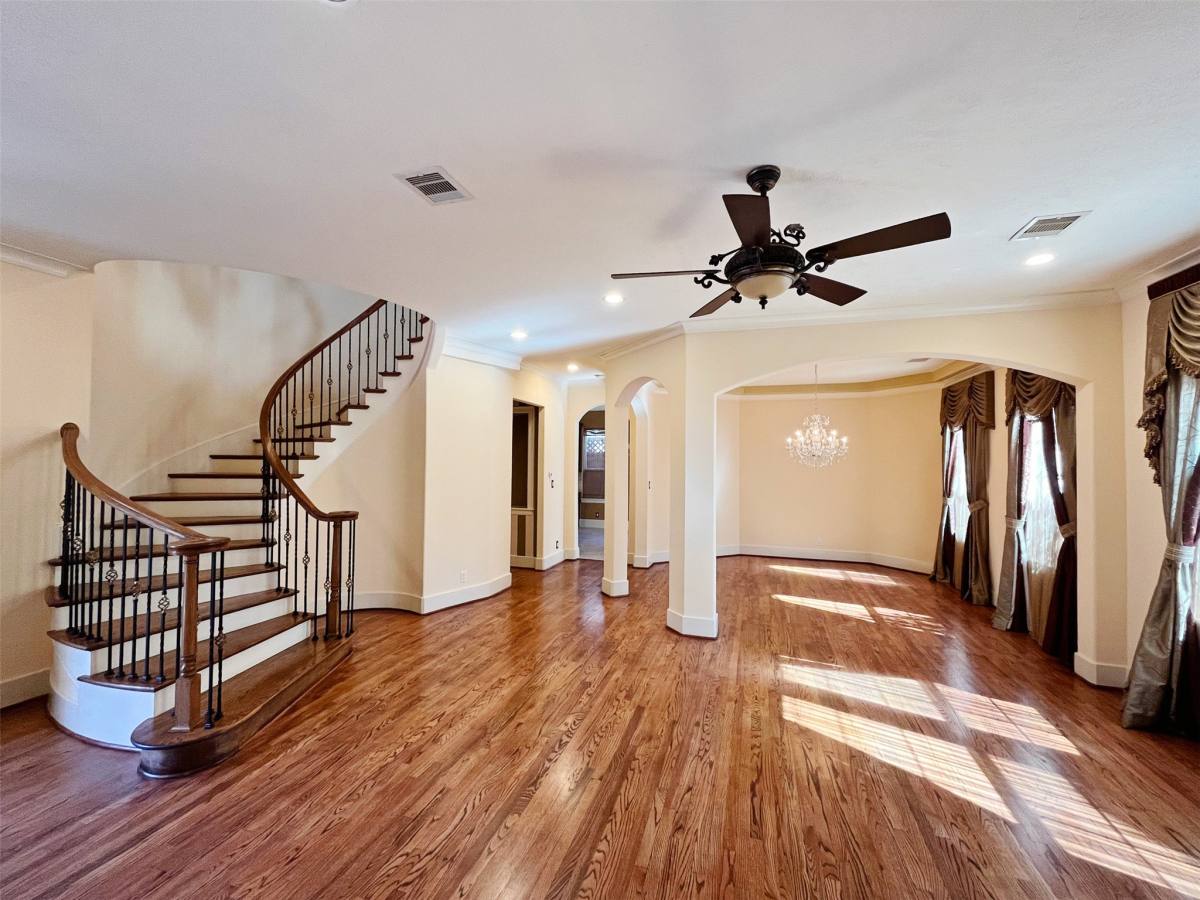 Apartment for rent at 5455 Hidalgo St, Houston, TX 77056