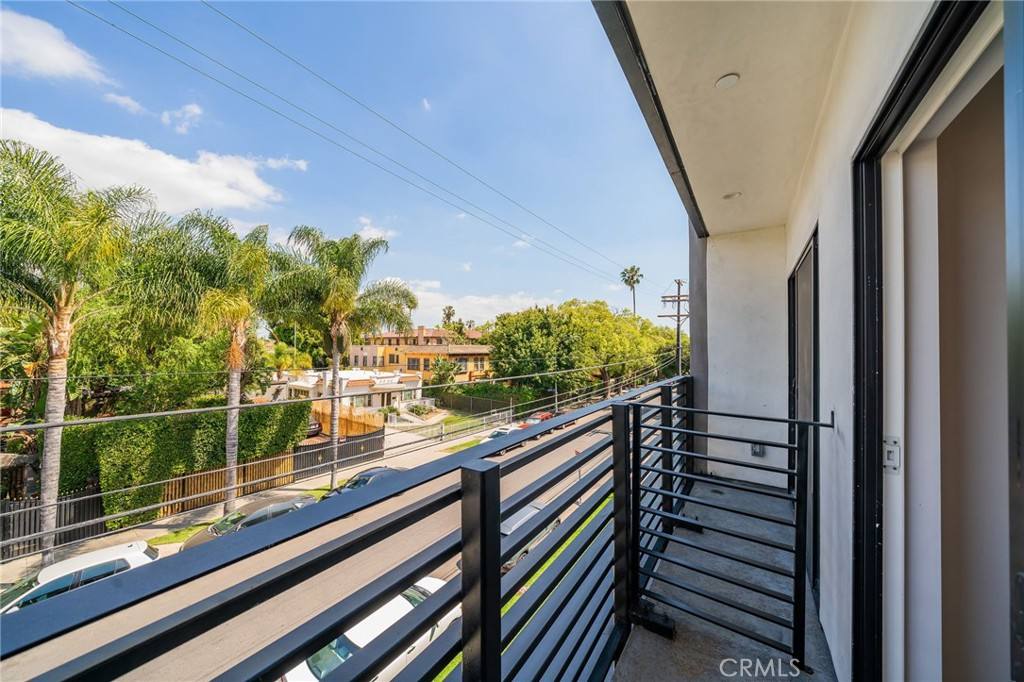 Apartment for rent at 6201 La Mirada Ave #7, Los Angeles, CA 90038