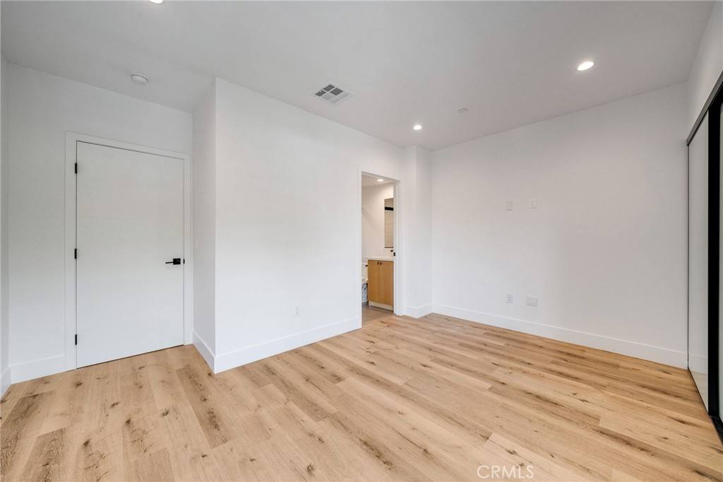 Apartment for rent at 6201 La Mirada Ave #7, Los Angeles, CA 90038