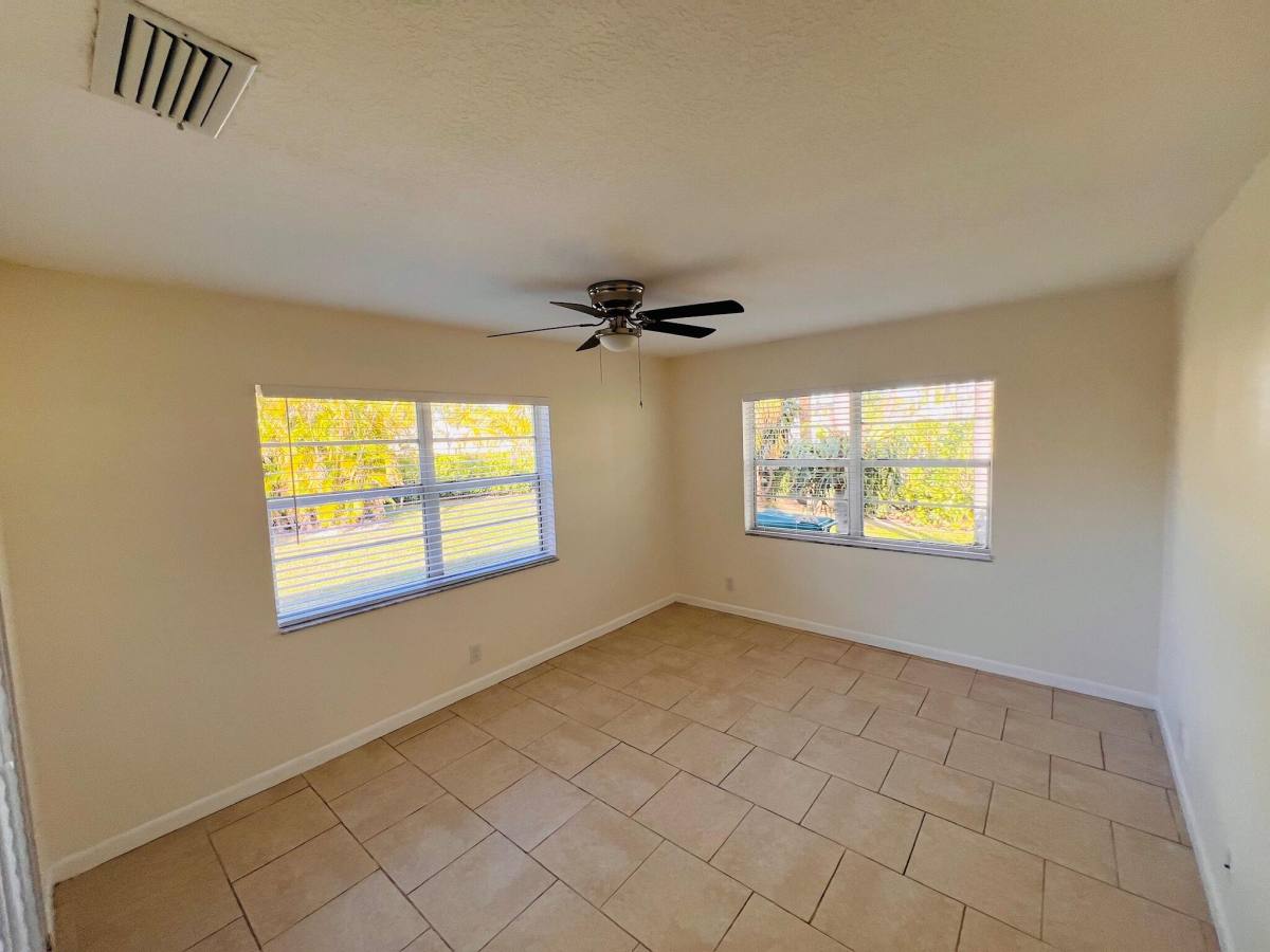 Apartment for rent at 625 Oak St #625D, Boynton Beach, FL 33435