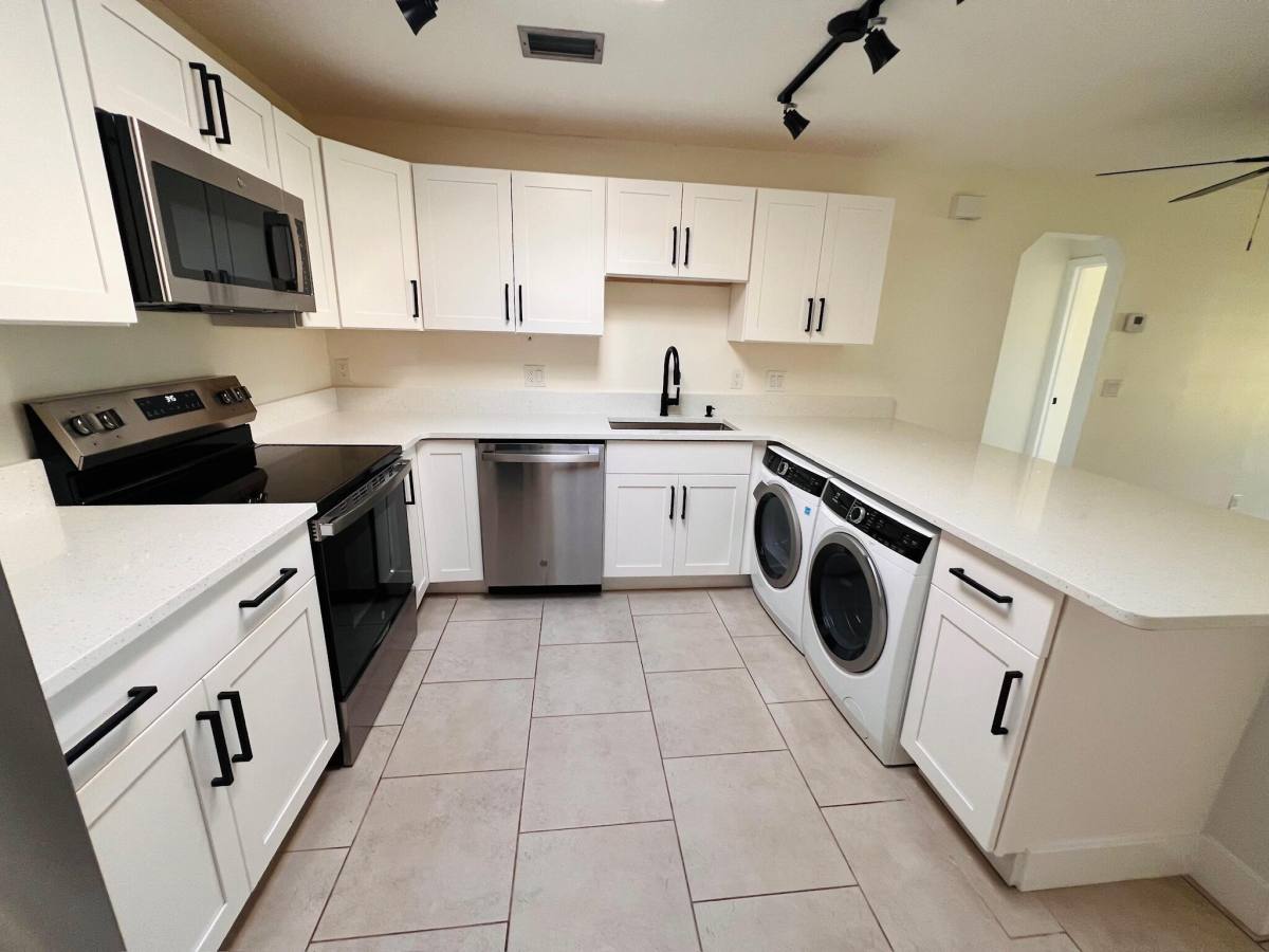 Apartment for rent at 625 Oak St #625D, Boynton Beach, FL 33435
