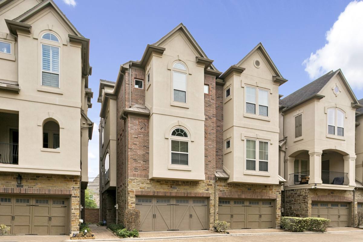 Townhouse for rent at 3319 Bingham Manor Lane, Houston, TX 77056