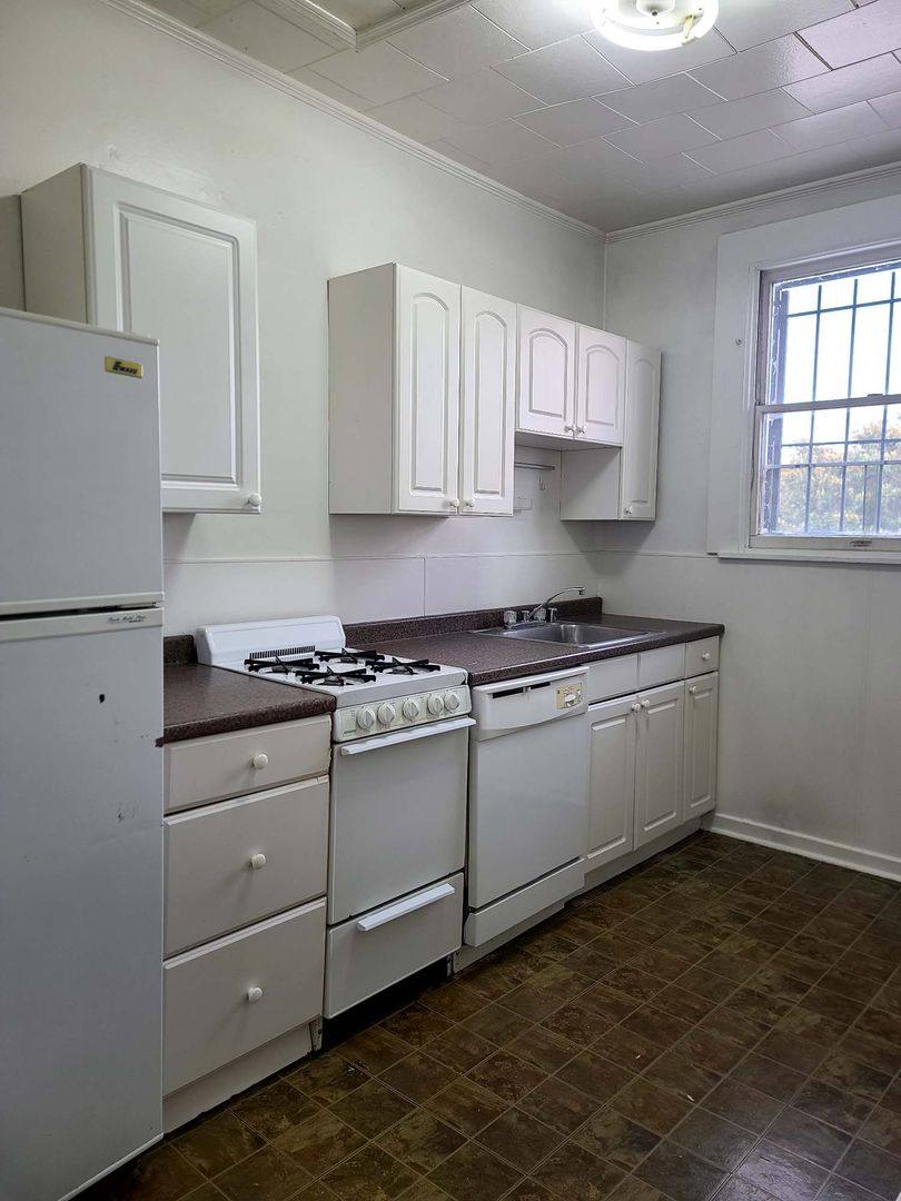 Apartment for rent at 2806 St Paul, Baltimore, MD 21218