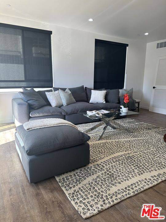 Apartment for rent at 124 S Croft Ave #101, Los Angeles, CA 90048