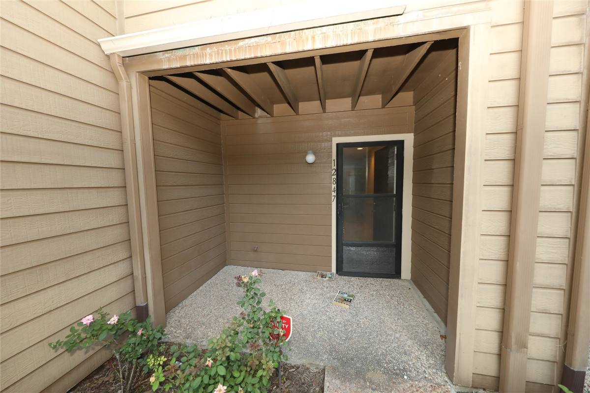 Townhouse for rent at 12847 Briarwest Circle, Houston, TX 77077