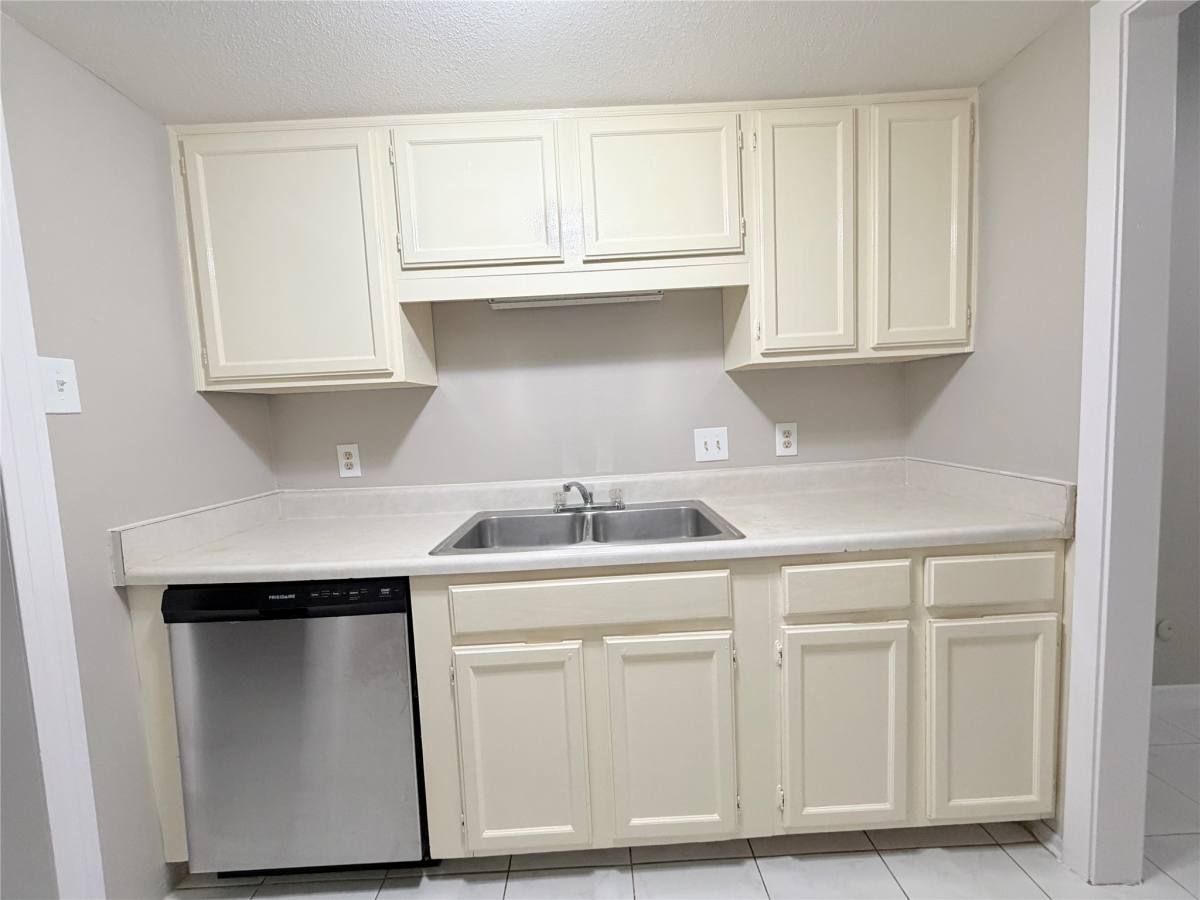Townhouse for rent at 12847 Briarwest Circle, Houston, TX 77077