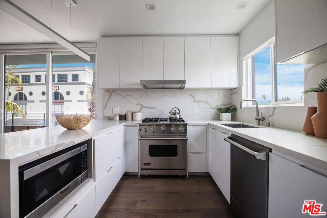 Apartment for rent at 1425 N Crescent Heights Blvd #101, Los Angeles, CA 90046