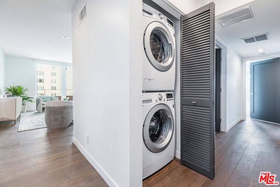 Apartment for rent at 1425 N Crescent Heights Blvd #101, Los Angeles, CA 90046