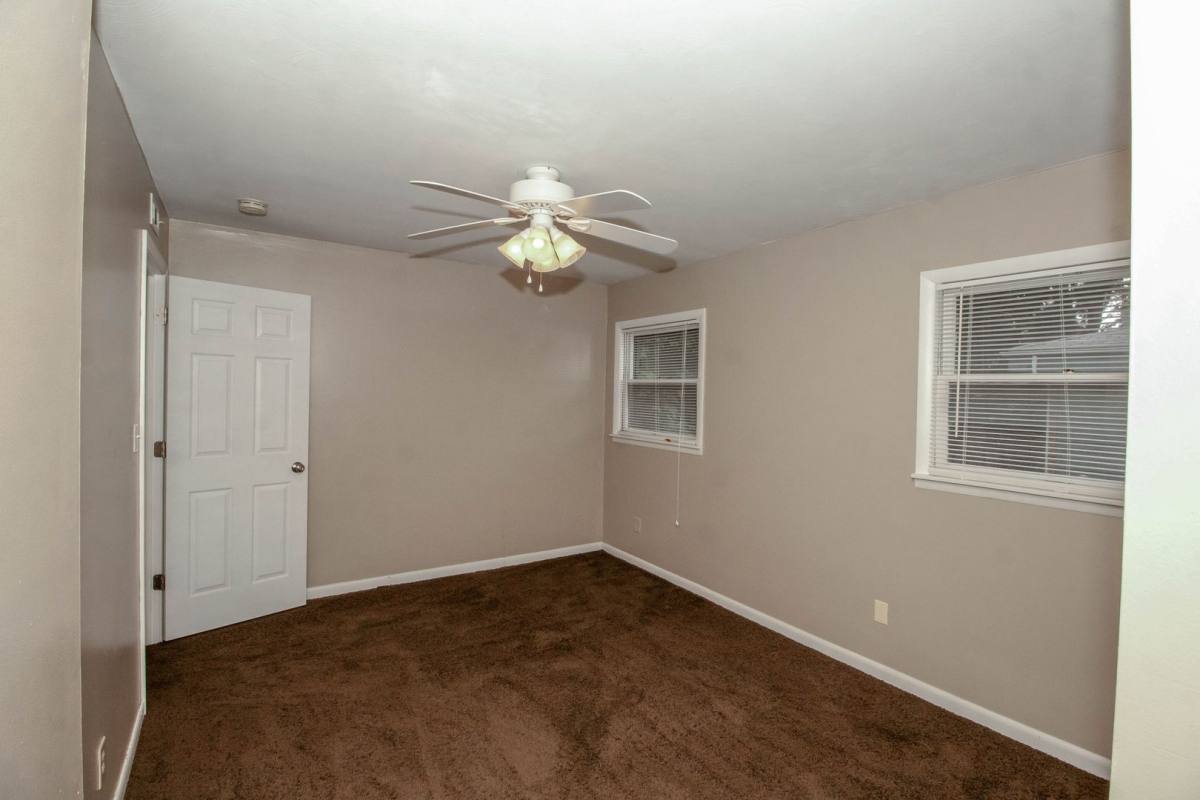 Townhouse for rent at 201 Davis Ave, Bloomington, IL 61701