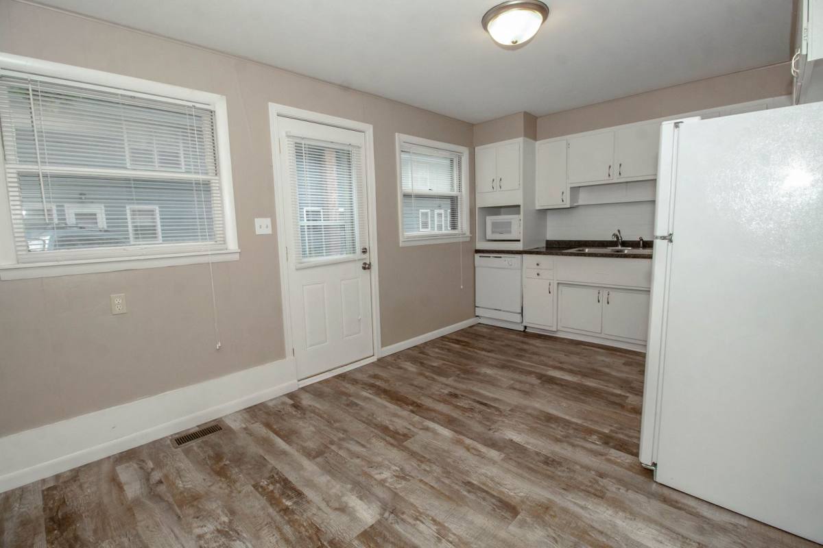 Townhouse for rent at 201 Davis Ave, Bloomington, IL 61701