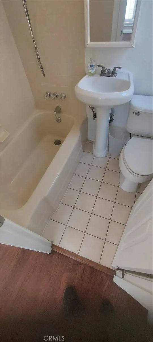 Apartment for rent at 2818 S Bronson Ave #2818B, Los Angeles, CA 90018