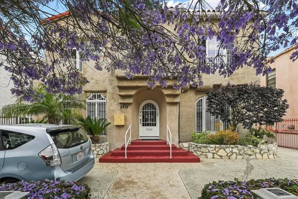 Apartment for rent at 2818 S Bronson Ave #2818B, Los Angeles, CA 90018