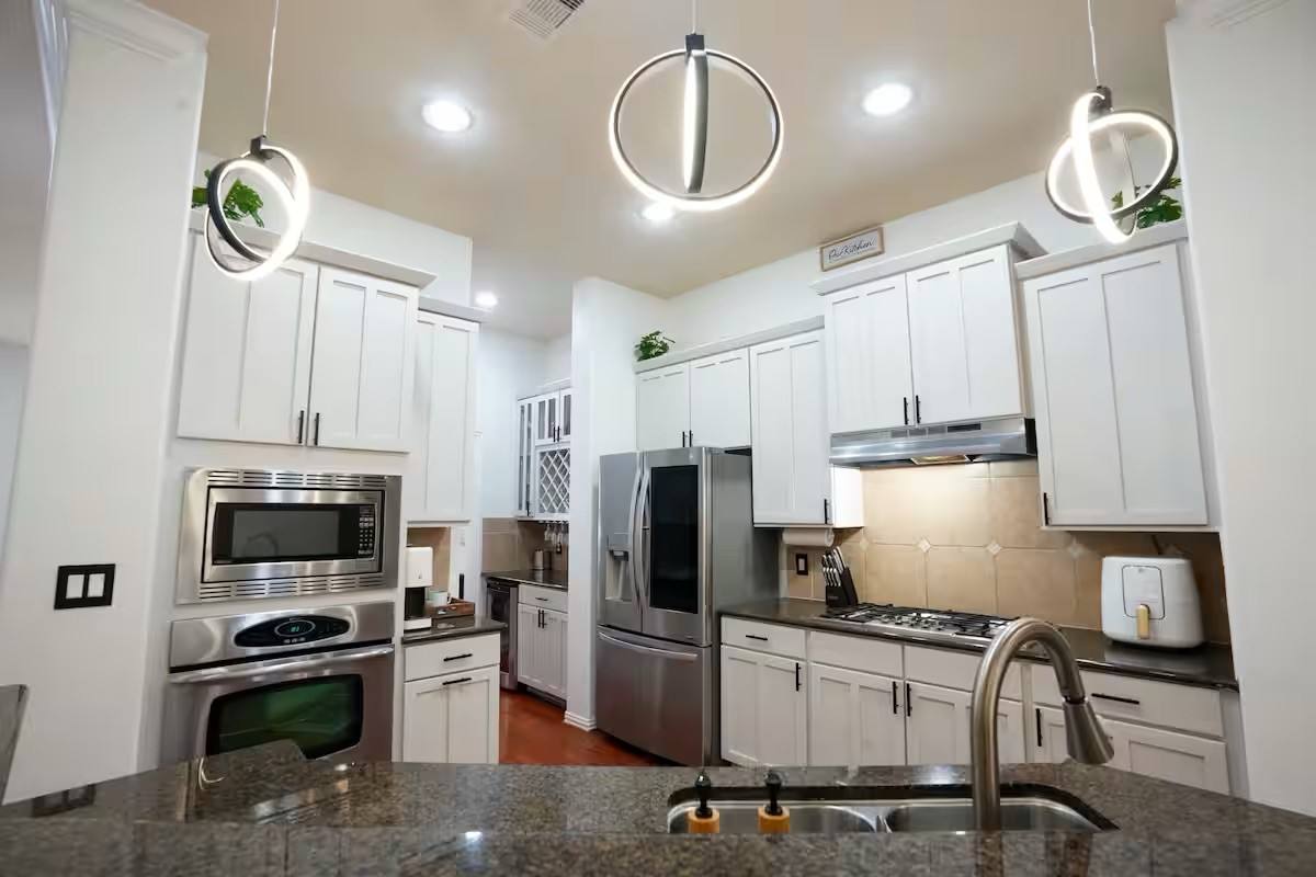 Apartment for rent at 5625 Dolores St #5625B, Houston, TX 77057