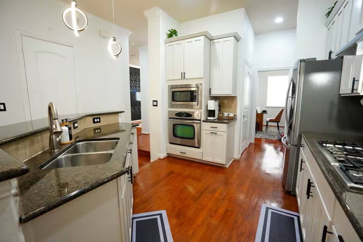Apartment for rent at 5625 Dolores St #5625B, Houston, TX 77057
