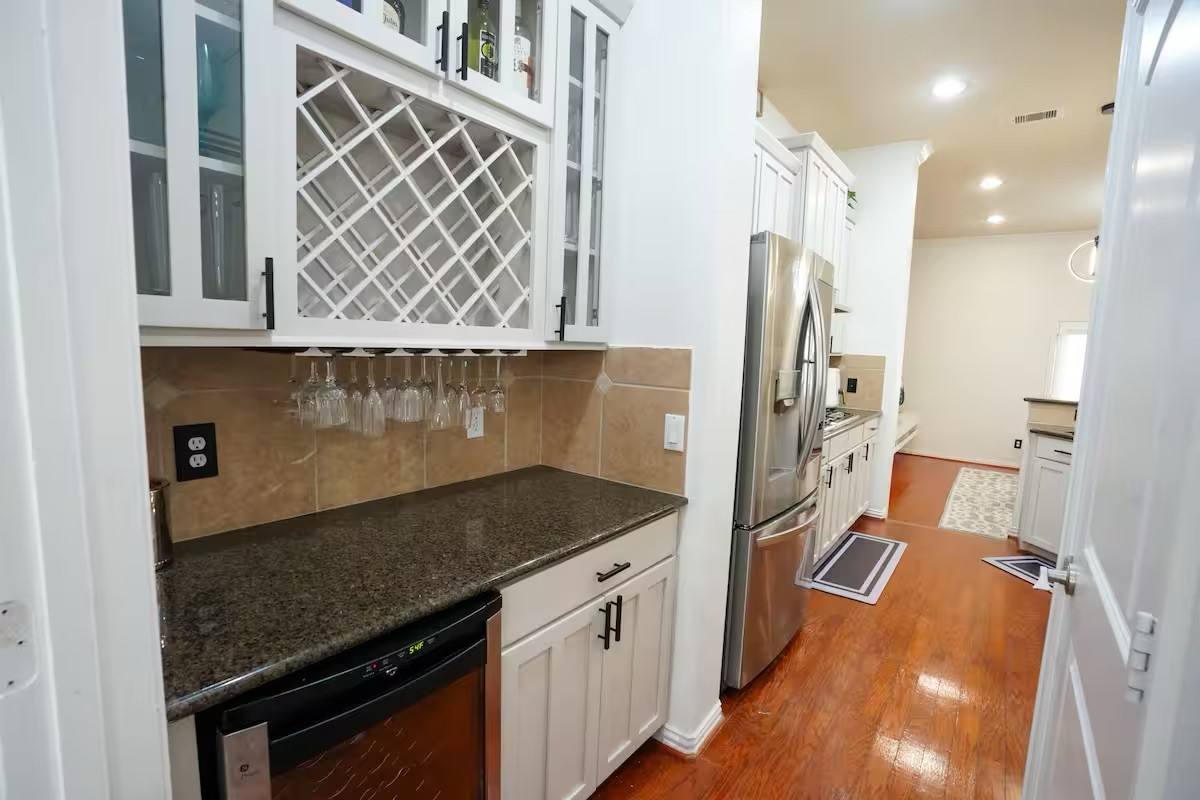 Apartment for rent at 5625 Dolores St #5625B, Houston, TX 77057