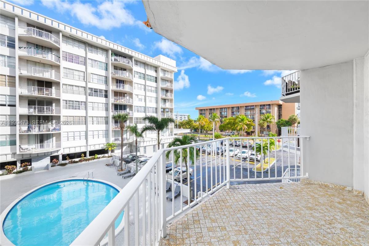 Apartment for rent at 16710 NE 9th Ave #307, Miami, FL 33162