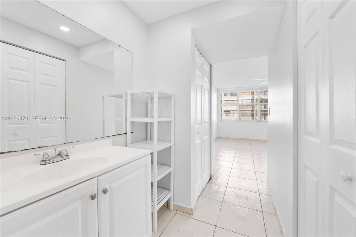 Apartment for rent at 16710 NE 9th Ave #307, Miami, FL 33162