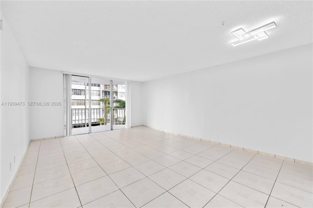 Apartment for rent at 16710 NE 9th Ave #307, Miami, FL 33162
