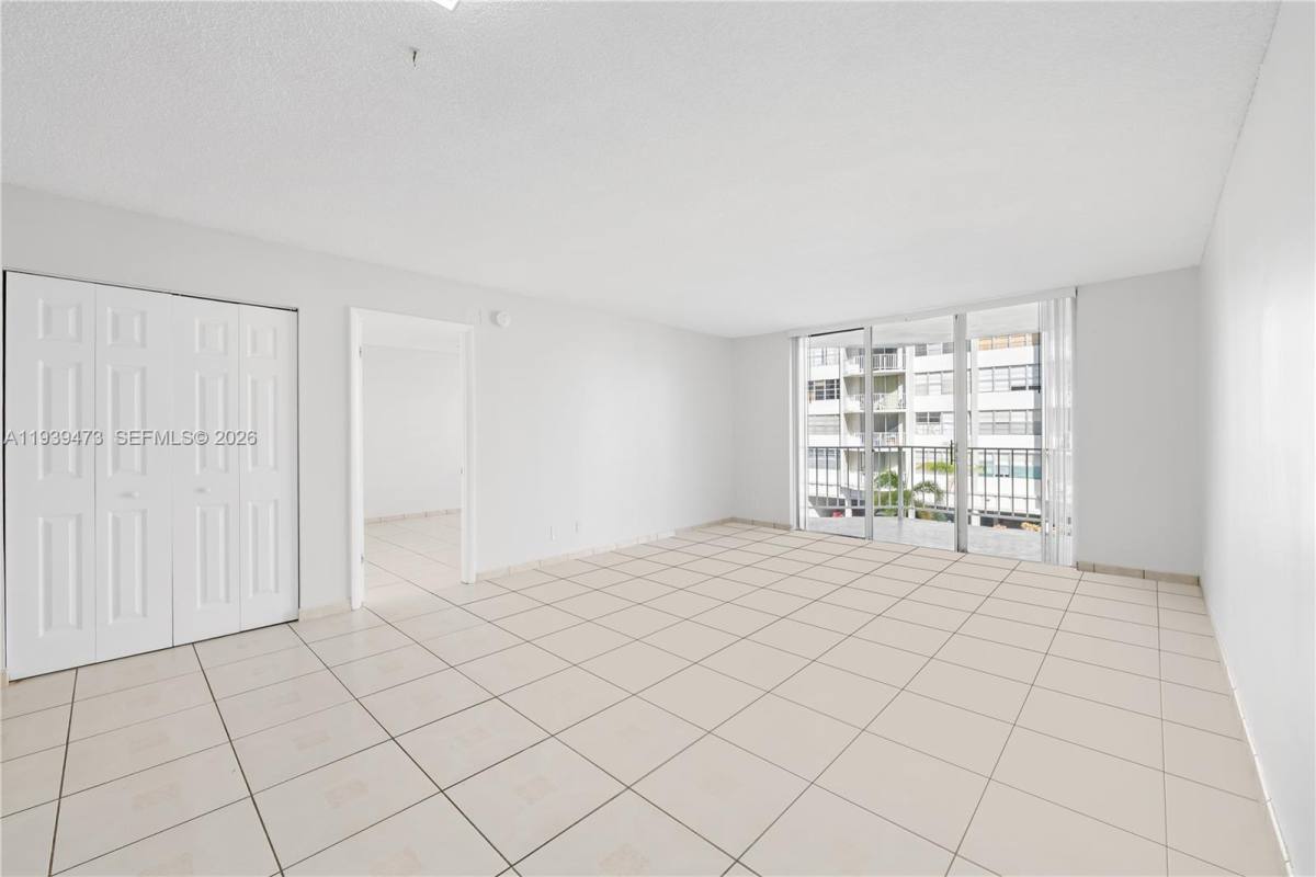 Apartment for rent at 16710 NE 9th Ave #307, Miami, FL 33162
