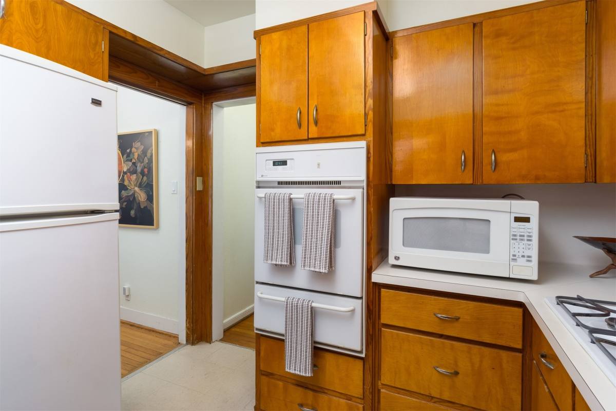 Apartment for rent at 3602 Ave Q 1 2 #3602UP, Galveston, TX 77550