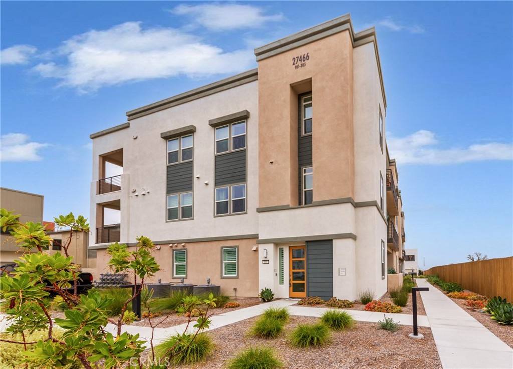 Condo for rent at 27466 Mercantile Court #101, Stevenson Ranch, CA 91381