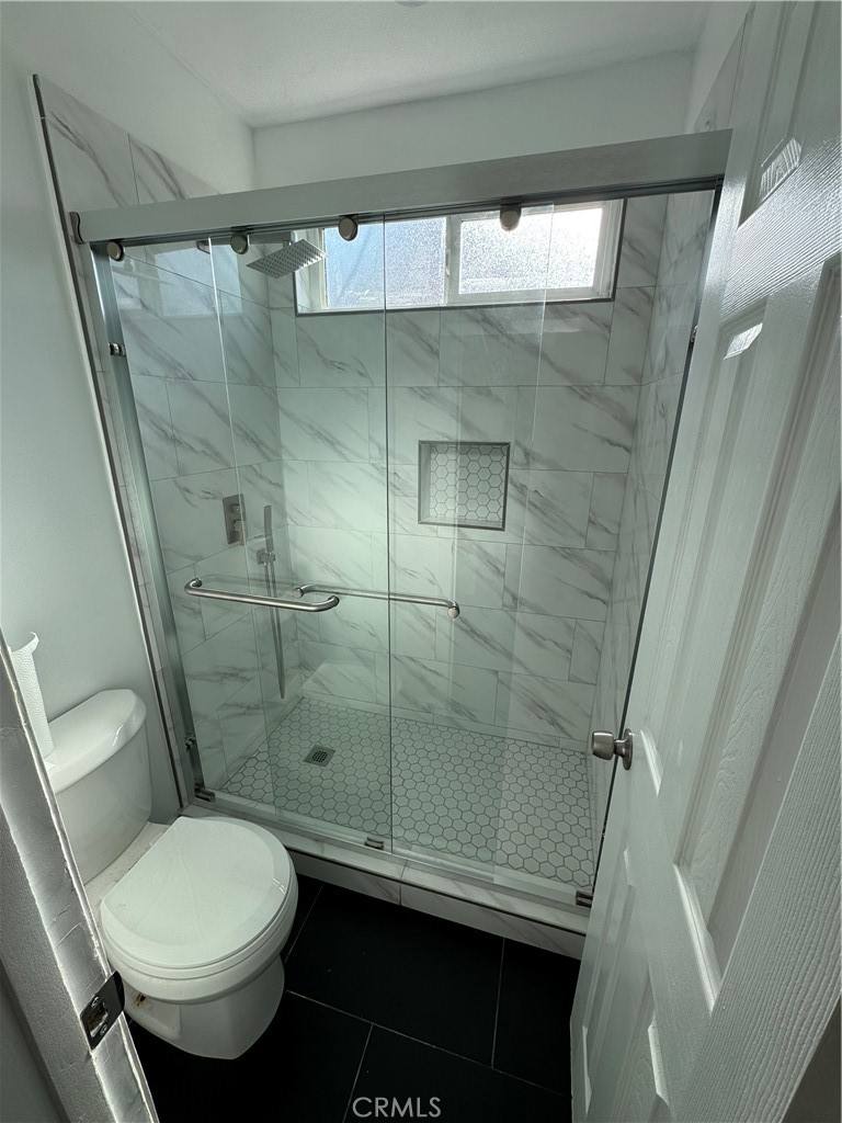 Apartment for rent at 8659 Chestnut Ave, South Gate, CA 90280
