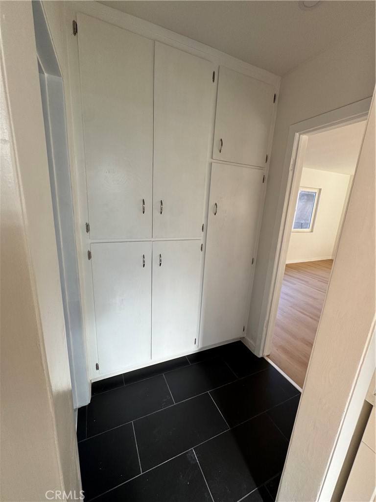 Apartment for rent at 8659 Chestnut Ave, South Gate, CA 90280