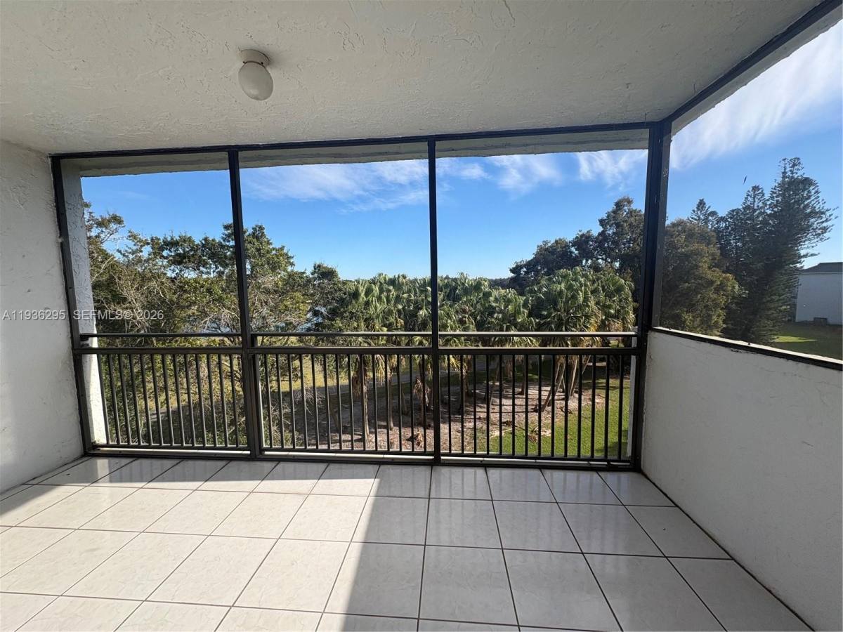 Apartment for rent at 16171 Blatt Blvd #408, Fort Lauderdale, FL 33326