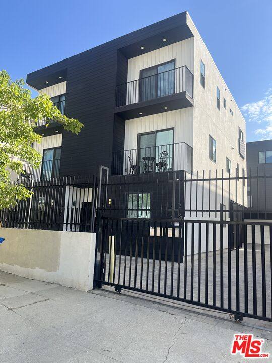 Apartment for rent at 246 N Dillon St #246, Los Angeles, CA 90026