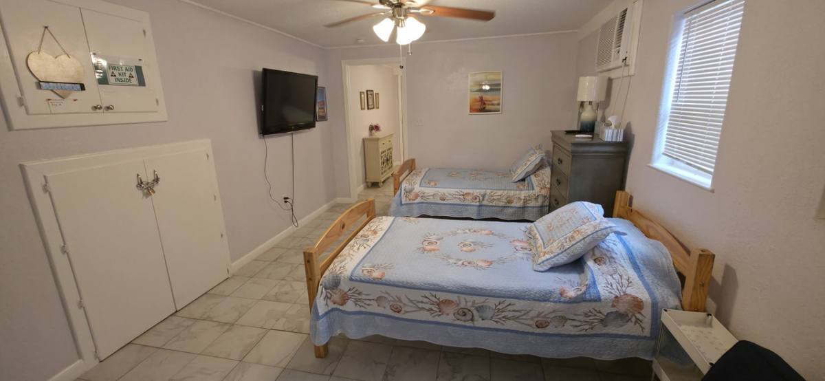 Apartment for rent at 1915 Ave O 1 2 #1915A, Galveston, TX 77550