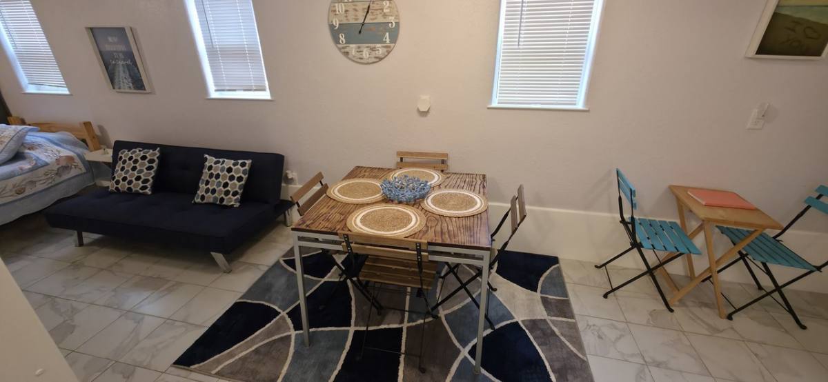 Apartment for rent at 1915 Ave O 1 2 #1915A, Galveston, TX 77550