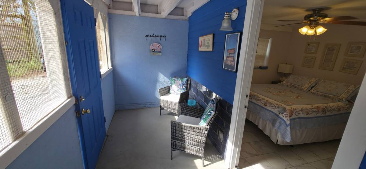Apartment for rent at 1915 Ave O 1 2 #1915A, Galveston, TX 77550