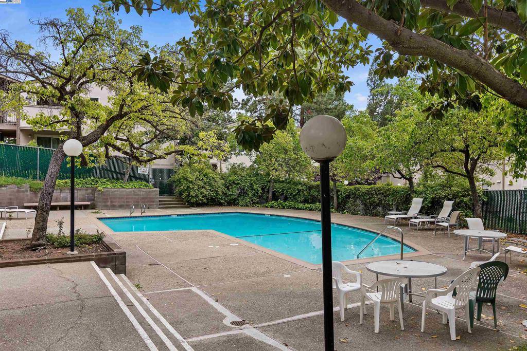 Apartment for rent at 385 Camelback Rd #385, Pleasant Hill, CA 94523