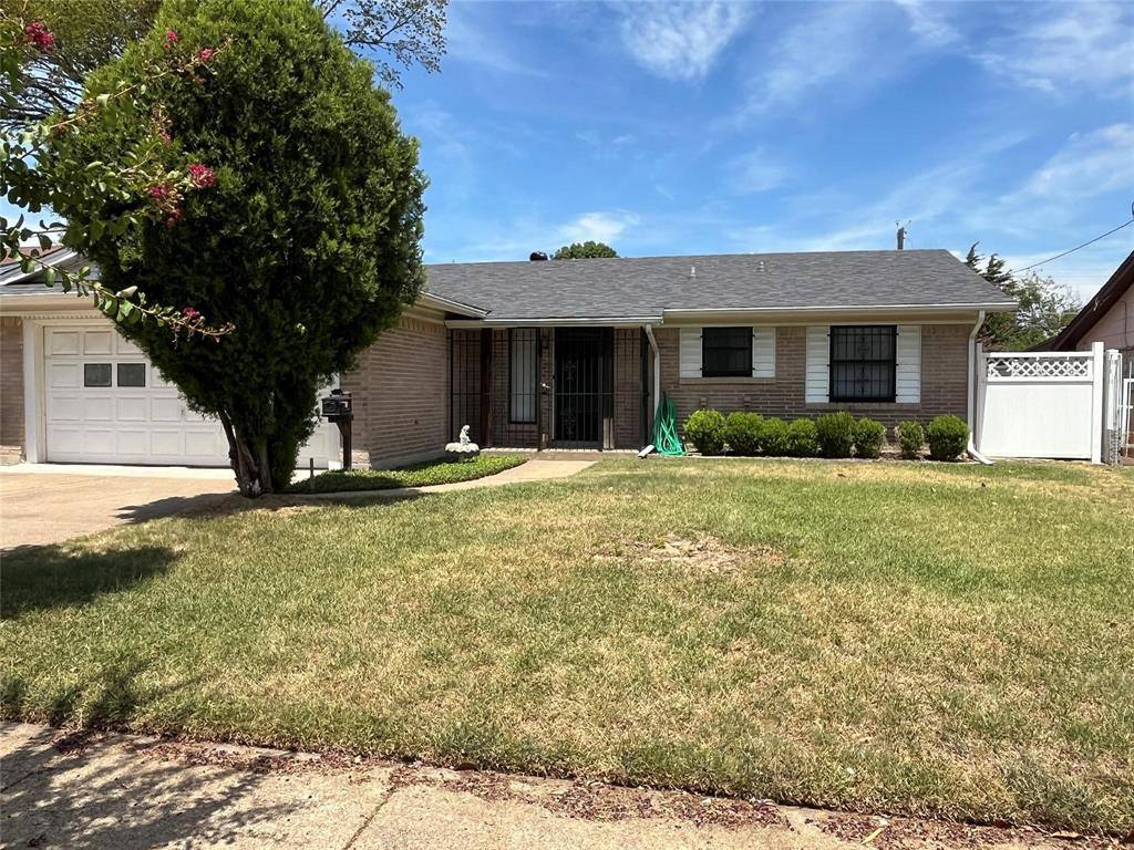 Apartment for rent at 4509 Huntington Dr, Garland, TX 75042