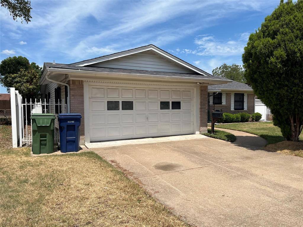 Apartment for rent at 4509 Huntington Dr, Garland, TX 75042