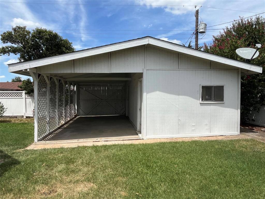 Apartment for rent at 4509 Huntington Dr, Garland, TX 75042