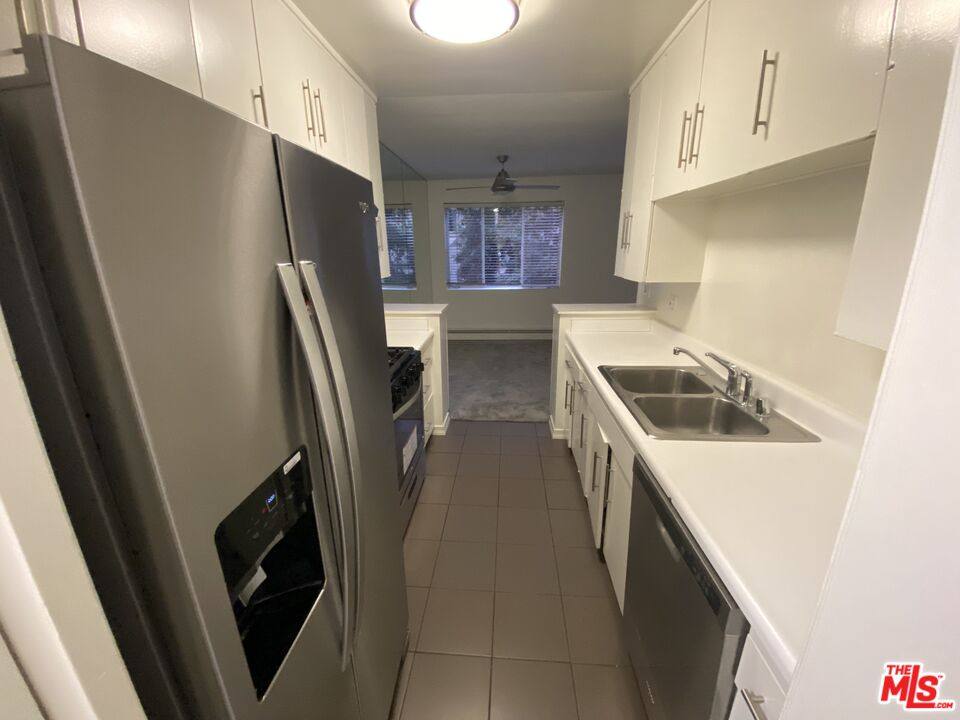 Apartment for rent at 10655 Wilshire Blvd #303, Los Angeles, CA 90024