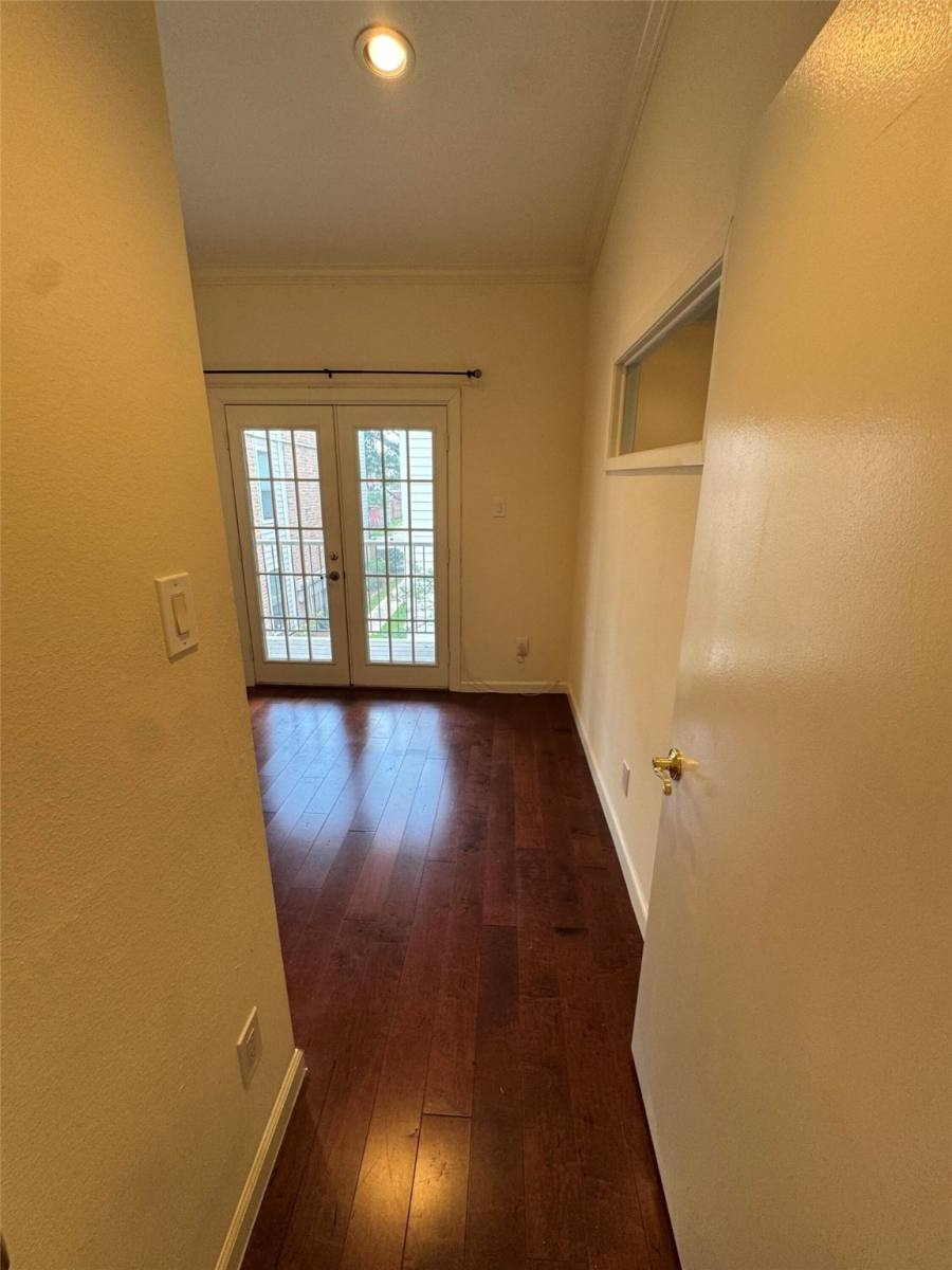 Condo for rent at 2001 Bering Dr #20012D, Houston, TX 77057