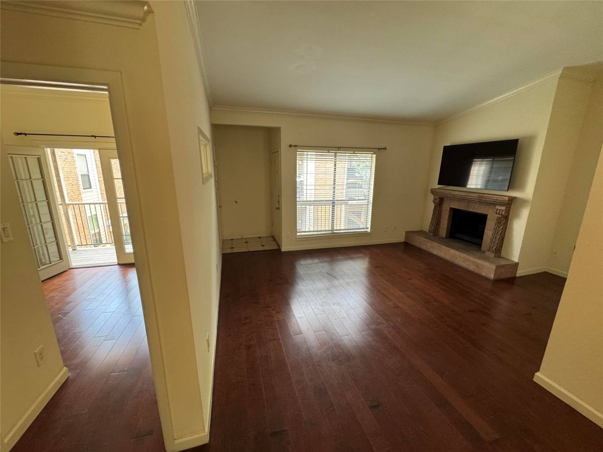 Condo for rent at 2001 Bering Dr #20012D, Houston, TX 77057