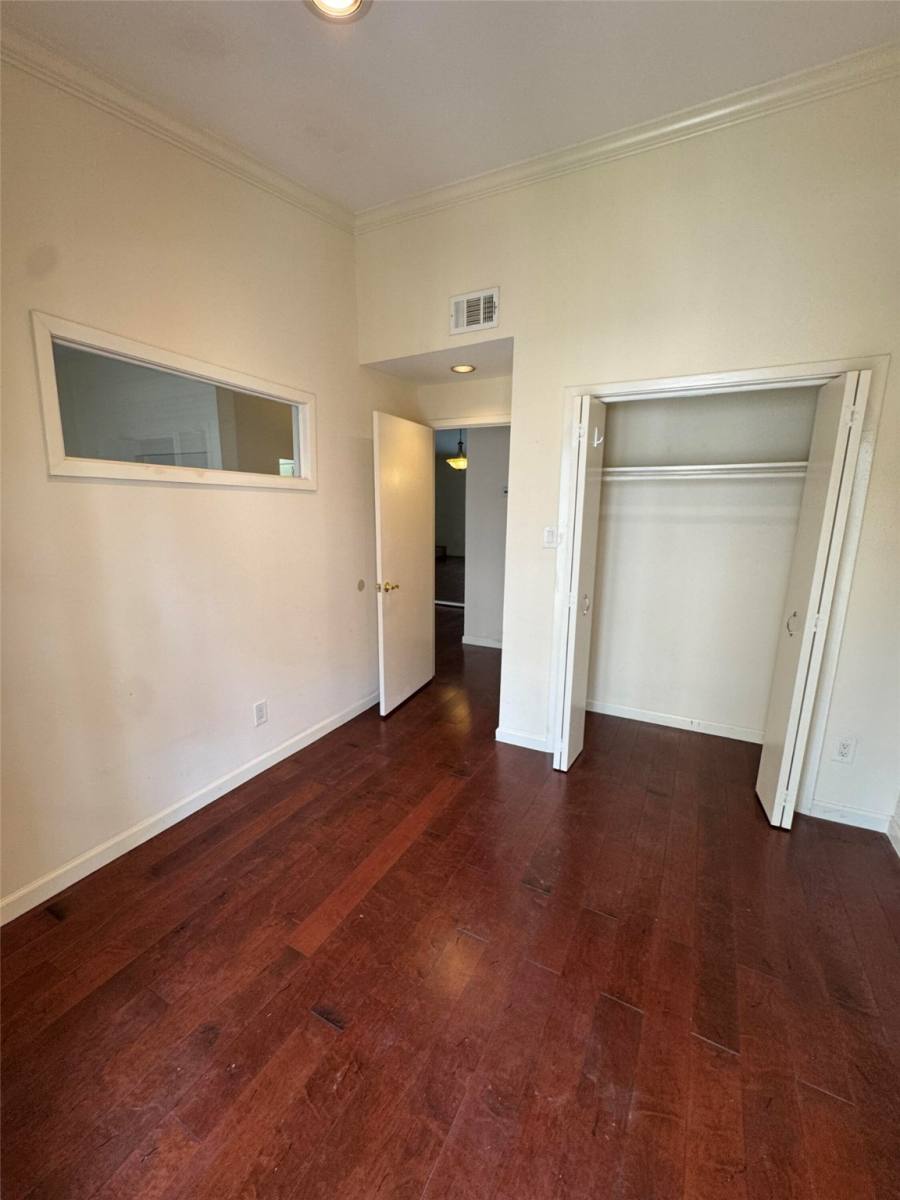 Condo for rent at 2001 Bering Dr #20012D, Houston, TX 77057