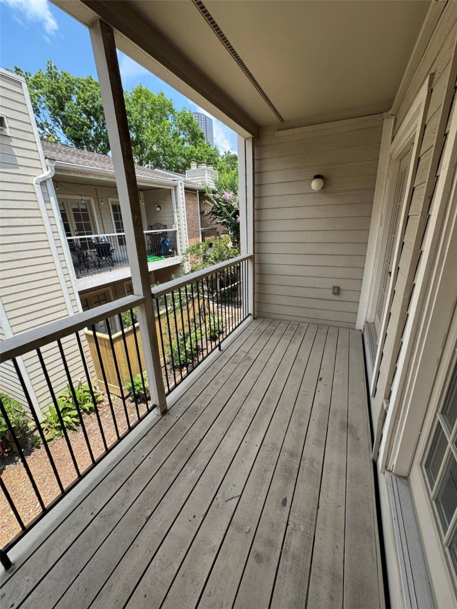 Condo for rent at 2001 Bering Dr #20012D, Houston, TX 77057