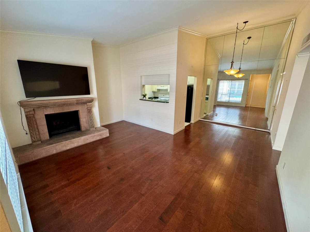 Condo for rent at 2001 Bering Dr #20012D, Houston, TX 77057