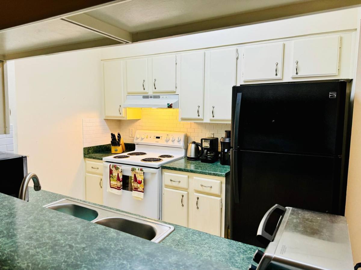 Condo for rent at 2001 Bering Dr #20012D, Houston, TX 77057